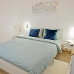 Apartment Karolina - Oasis With Free Parking