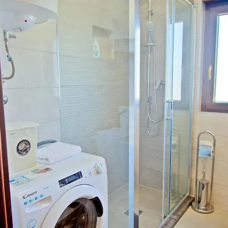 Karolina - Oasis With Free Parking Appartement Pula