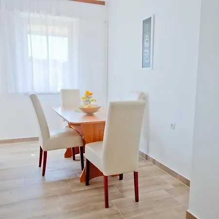 Apartment Karolina - Oasis *