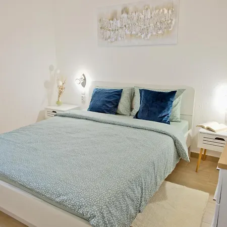 Apartment Karolina - Oasis