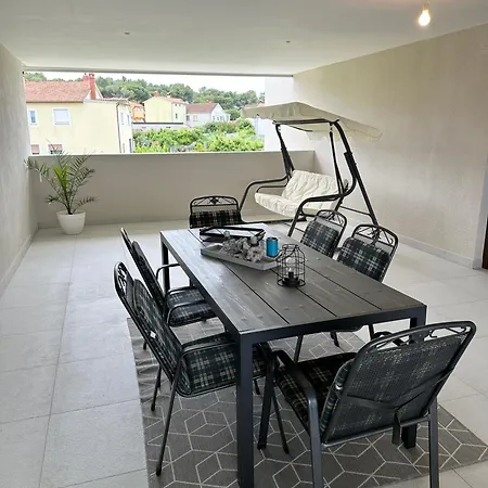 Apartment Karolina - Oasis Pula