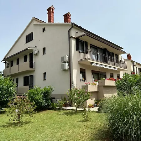 Apartment Karolina - Oasis Pula