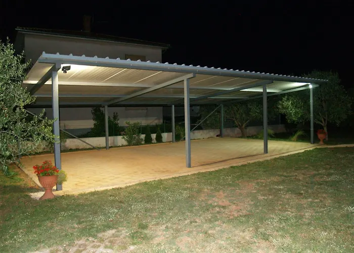 Διαμέρισμα Karolina - Oasis *